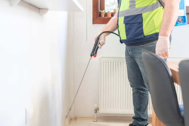 Best Pest Removal Services  in Coloma, MI